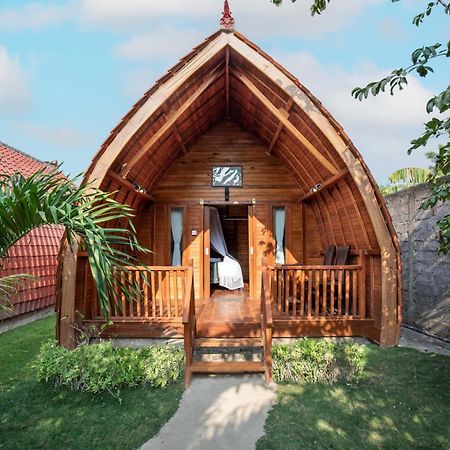 Made Taro - Menjangan Homestay Banyuwedang Esterno foto