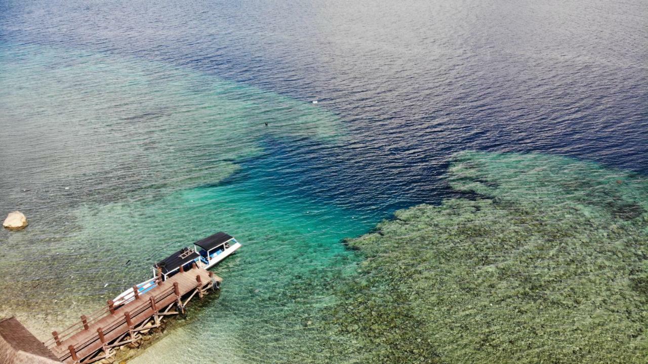 Made Taro - Menjangan Homestay Banyuwedang Esterno foto